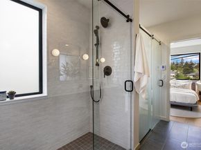 3818 36th Avenue W, Seattle WA 98199