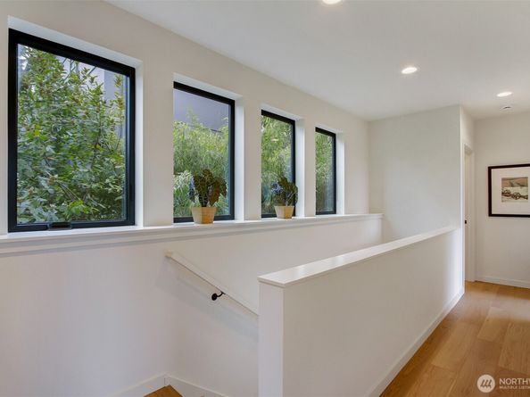 3818 36th Avenue W, Seattle WA 98199