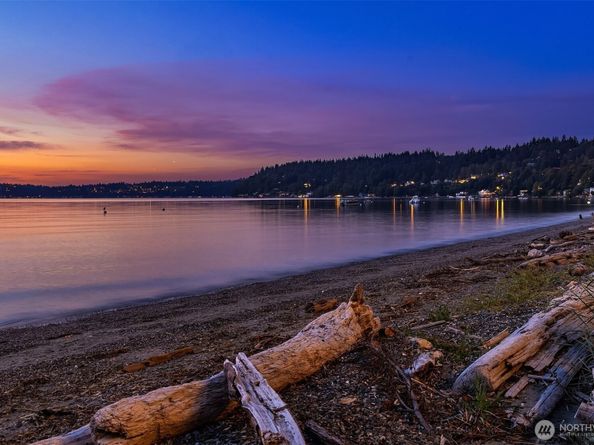 16947 Maplewild Avenue SW, Burien WA 98166