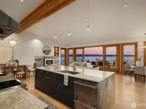 16947 Maplewild Avenue SW, Burien WA 98166