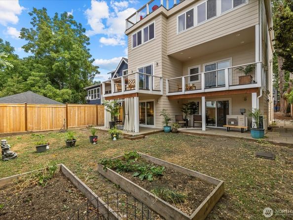 715 28th Avenue S, Seattle WA 98144