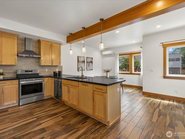 715 28th Avenue S, Seattle WA 98144