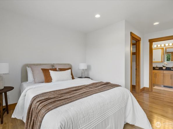 715 28th Avenue S, Seattle WA 98144