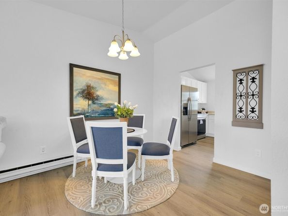 1313 W James Street 9, Kent WA 98032