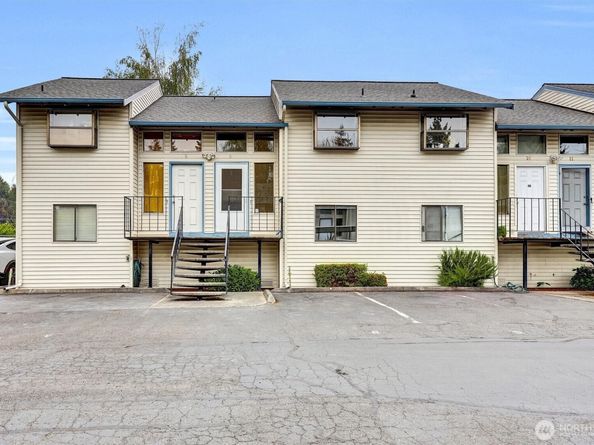 1313 W James Street 9, Kent WA 98032