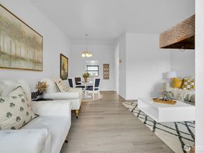 1313 W James Street 9, Kent WA 98032