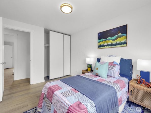 1313 W James Street 9, Kent WA 98032