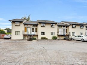 1313 W James Street 9, Kent WA 98032