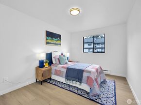 1313 W James Street 9, Kent WA 98032