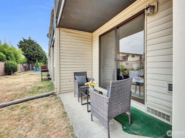 1313 W James Street 9, Kent WA 98032