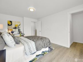 1313 W James Street 9, Kent WA 98032