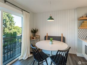 7528 215th Street SW 103, Edmonds WA 98026