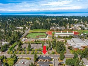 7528 215th Street SW 103, Edmonds WA 98026