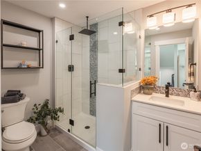 7528 215th Street SW 103, Edmonds WA 98026