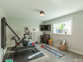 7528 215th Street SW 103, Edmonds WA 98026