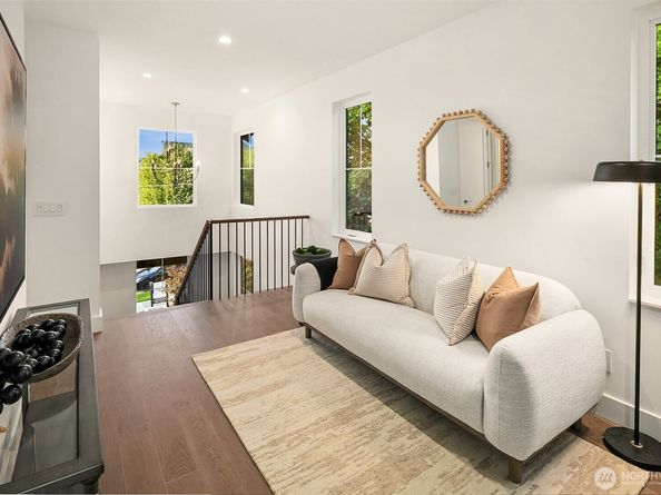 365 Newton Street, Seattle WA 98109
