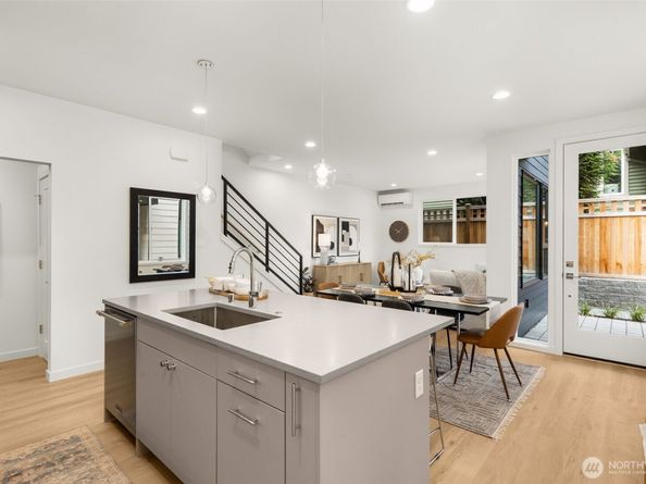 9223 B 14th Avenue NW, Seattle WA 98117