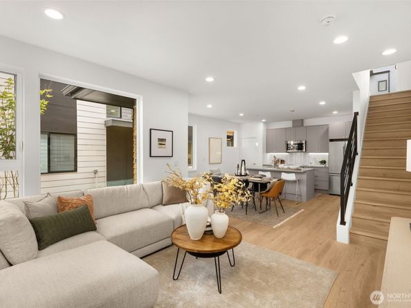 9223 B 14th Avenue NW, Seattle WA 98117