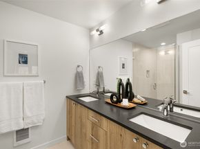 9223 B 14th Avenue NW, Seattle WA 98117