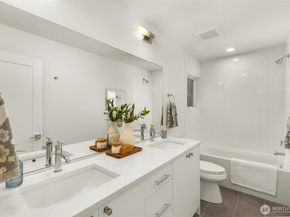 9223 B 14th Avenue NW, Seattle WA 98117