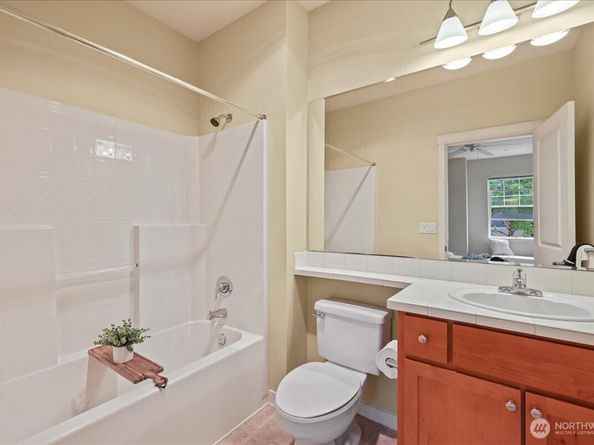 4321 Issaquah Pine Lake Road SE 403, Sammamish WA 98075