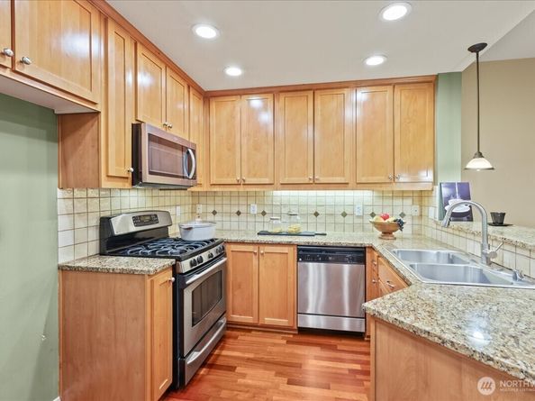4321 Issaquah Pine Lake Road SE 403, Sammamish WA 98075
