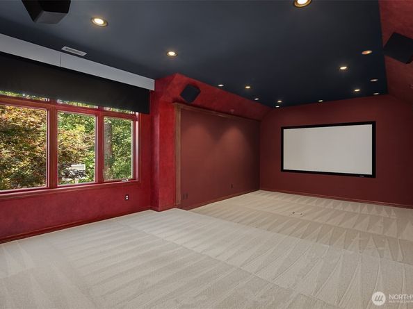 20546 NE 126th Way, Woodinville WA 98077
