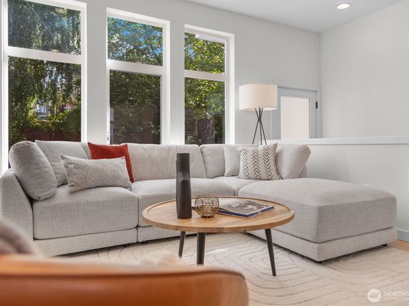 505 11th Avenue E, Seattle WA 98102