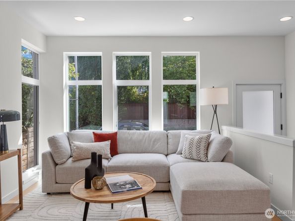 505 11th Avenue E, Seattle WA 98102