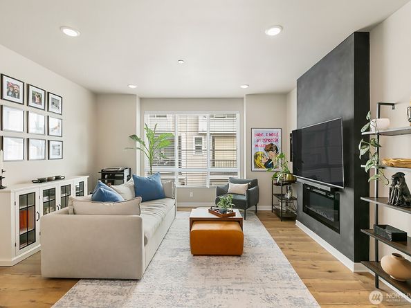 6645 NE 189th Court 3, Kenmore WA 98012