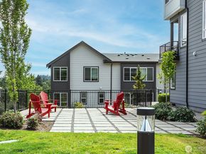 6645 NE 189th Court 3, Kenmore WA 98012