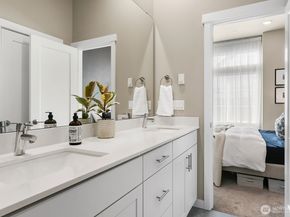 6645 NE 189th Court 3, Kenmore WA 98012