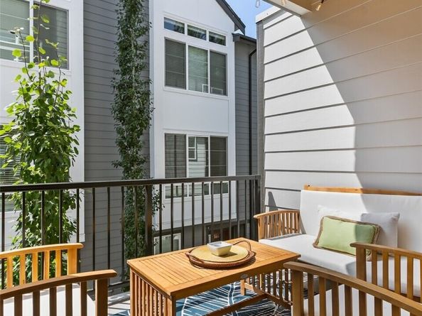 6645 NE 189th Court 3, Kenmore WA 98012