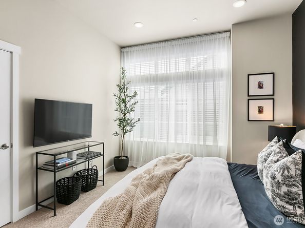 6645 NE 189th Court 3, Kenmore WA 98012