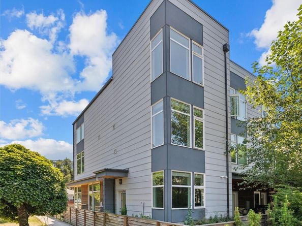 1058 S Cloverdale Street C, Seattle WA 98108
