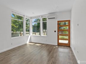 1058 S Cloverdale Street C, Seattle WA 98108