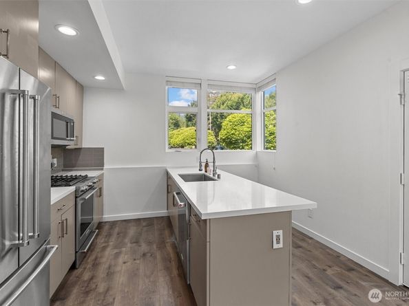 1058 S Cloverdale Street C, Seattle WA 98108