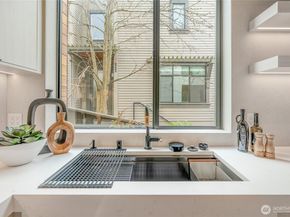 1844 Market St 2, Kirkland WA 98033