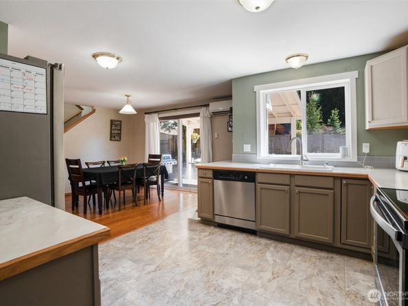 7260 E Last refuge Way, Port Orchard WA 98366