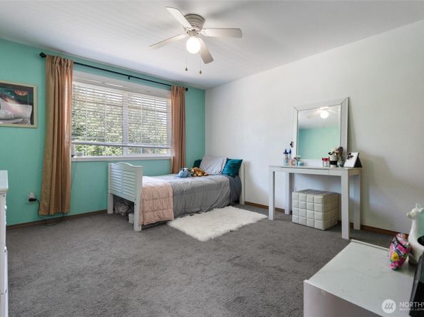 7260 E Last refuge Way, Port Orchard WA 98366
