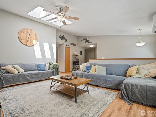 7260 E Last refuge Way, Port Orchard WA 98366
