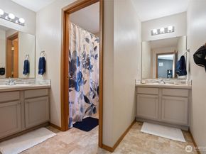 7260 E Last refuge Way, Port Orchard WA 98366
