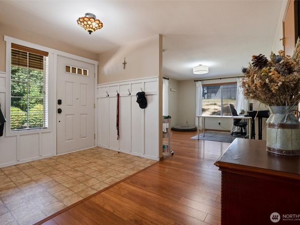 7260 E Last refuge Way, Port Orchard WA 98366