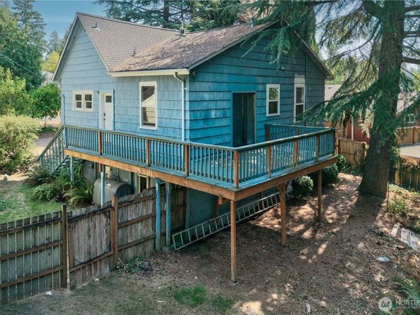 11027 Alton Avenue NE, Seattle WA 98125