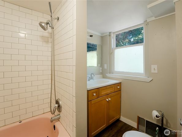 11027 Alton Avenue NE, Seattle WA 98125