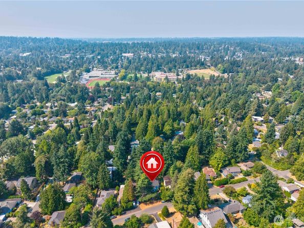 11027 Alton Avenue NE, Seattle WA 98125