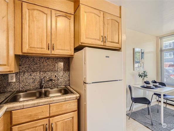 100 Martin Luther King Jr Way 1, Seattle WA 98122