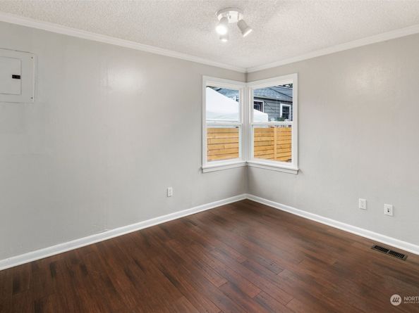 14516 Dayton Avenue N, Shoreline WA 98133
