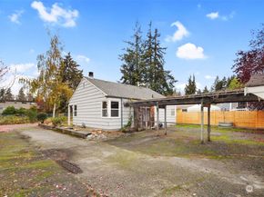14516 Dayton Avenue N, Shoreline WA 98133
