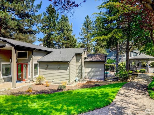 11107 NE 125th Lane F222, Kirkland WA 98034
